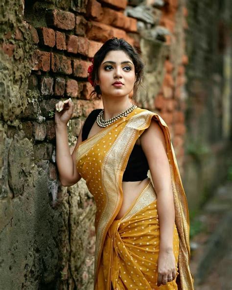 desi nude saree